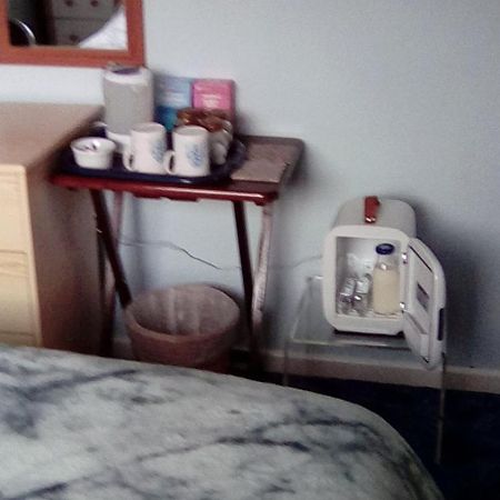 Bed & Breakfast Only - Not 24 Hour Lodging - Free Parking Truro Cornwall エクステリア 写真